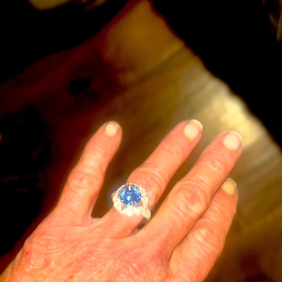 Avon Vintage Silver Ring w/ Blue Center Stone and Rhinestone Filigree - Picture 3 of 4